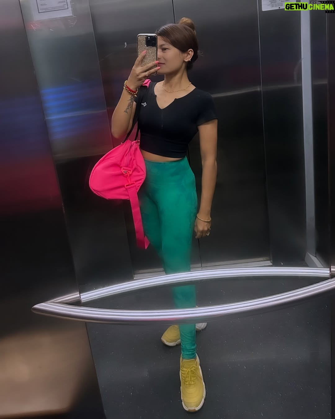 dr Mona Bhavsar - 3 Likes - Who else loves a good game? 💚♠️

#share #new ##bikinifiness #bikiniathlete #bodybuilding #bodygoals #fitnessjourney #fitnessmotivation #nutrition #nutritionist #doctor #athlete #fitness #fitnesswomen #fitnessmodel