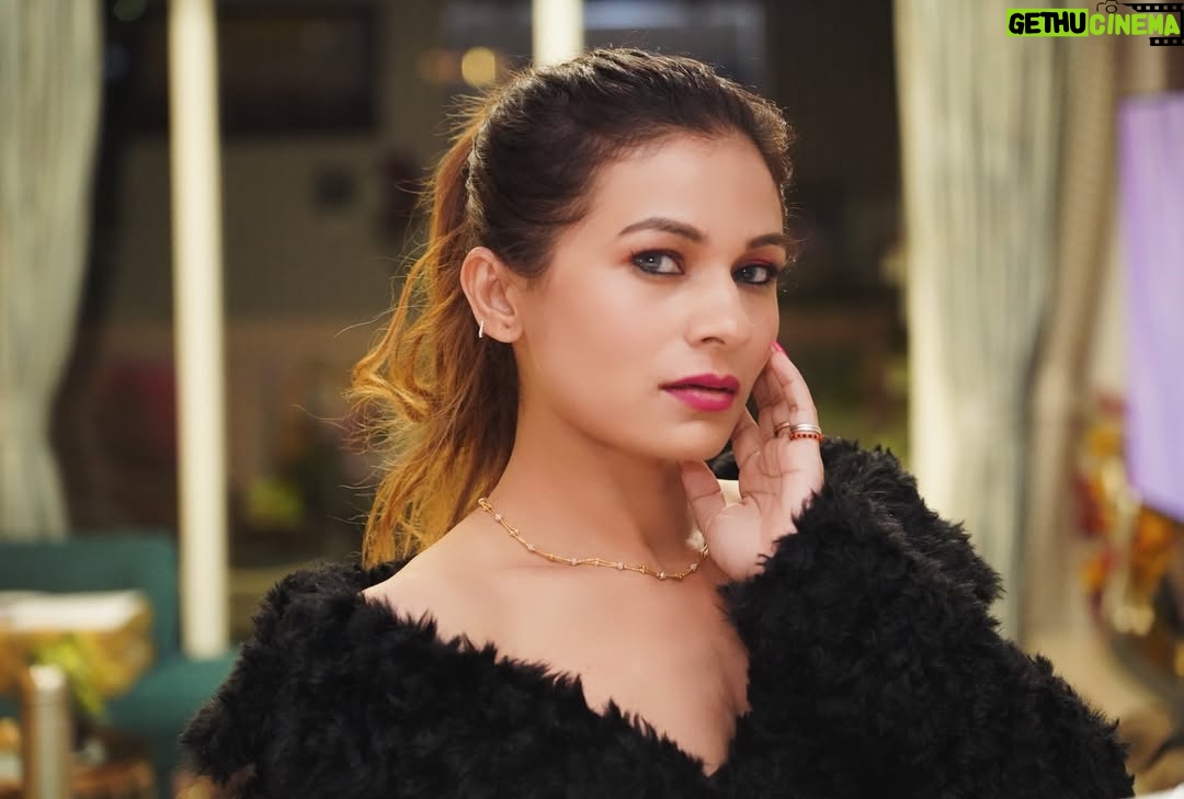 dr Mona Bhavsar - 3 Likes - Wrapped in faux fur and pure fire 🖤🔥

Which vibe are you getting from this look? 😀
Tell me below 

#SlayTheDay #FeminineFierce #stylewithpower 
#OwnIt #FearlesslyFeminine #powerlook #fashion #style #bol #fearless #women