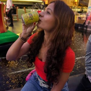dr Mona Bhavsar Instagram - Good vibes, great energy, and festive cheers at Oktoberfest 🎶⚡ @scream.energy
#octoberfest #weekend #screamenergy #festivefun #energy #vibes #dance #fun #vibrant #DailyPowerDrink