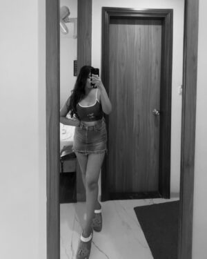 geetika bisht Instagram - RAW🤍