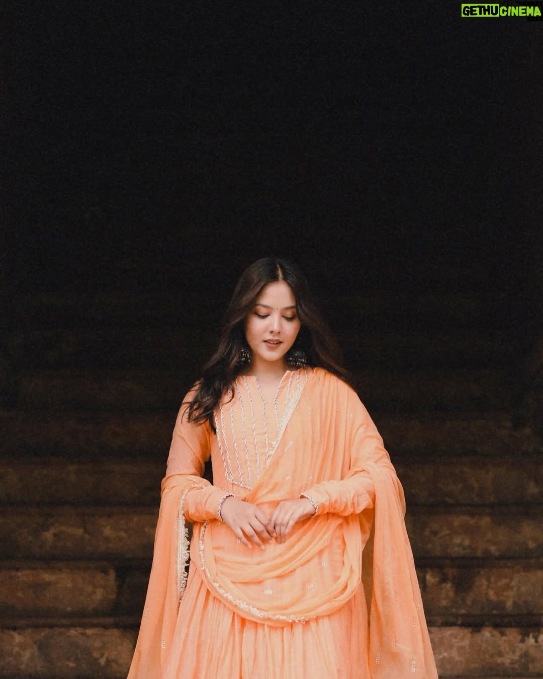 geetika bisht - 8K Likes - This song plays, the Anarkali sways… and my heart melts.”🤌🏻🫶🏻🫶🏻🫶🏻🫶🏻🫶🏻🫶🏻🫶🏻🫶🏻
Captured by @mohd.yasir.123 
.
.
#fyp #aesthetic #beauty #traditional #oldbhopal #suit #anarkali #explore #vintagephotos #instadaily