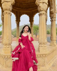geetika bisht Most Liked Photos and Posts