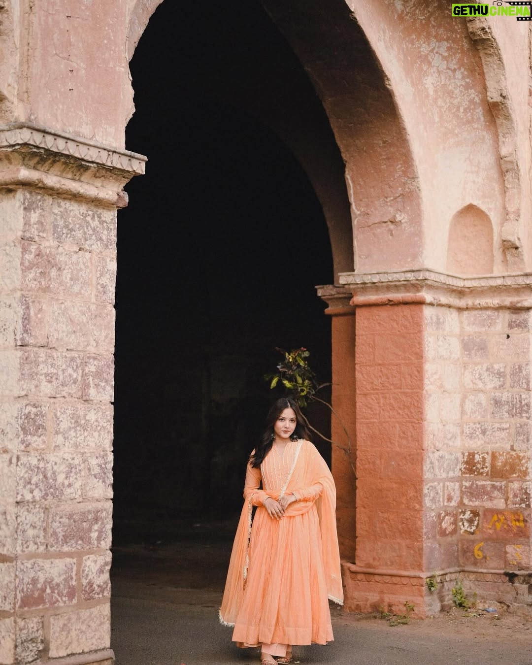 geetika bisht - 8K Likes - This song plays, the Anarkali sways… and my heart melts.”🤌🏻🫶🏻🫶🏻🫶🏻🫶🏻🫶🏻🫶🏻🫶🏻🫶🏻
Captured by @mohd.yasir.123 
.
.
#fyp #aesthetic #beauty #traditional #oldbhopal #suit #anarkali #explore #vintagephotos #instadaily