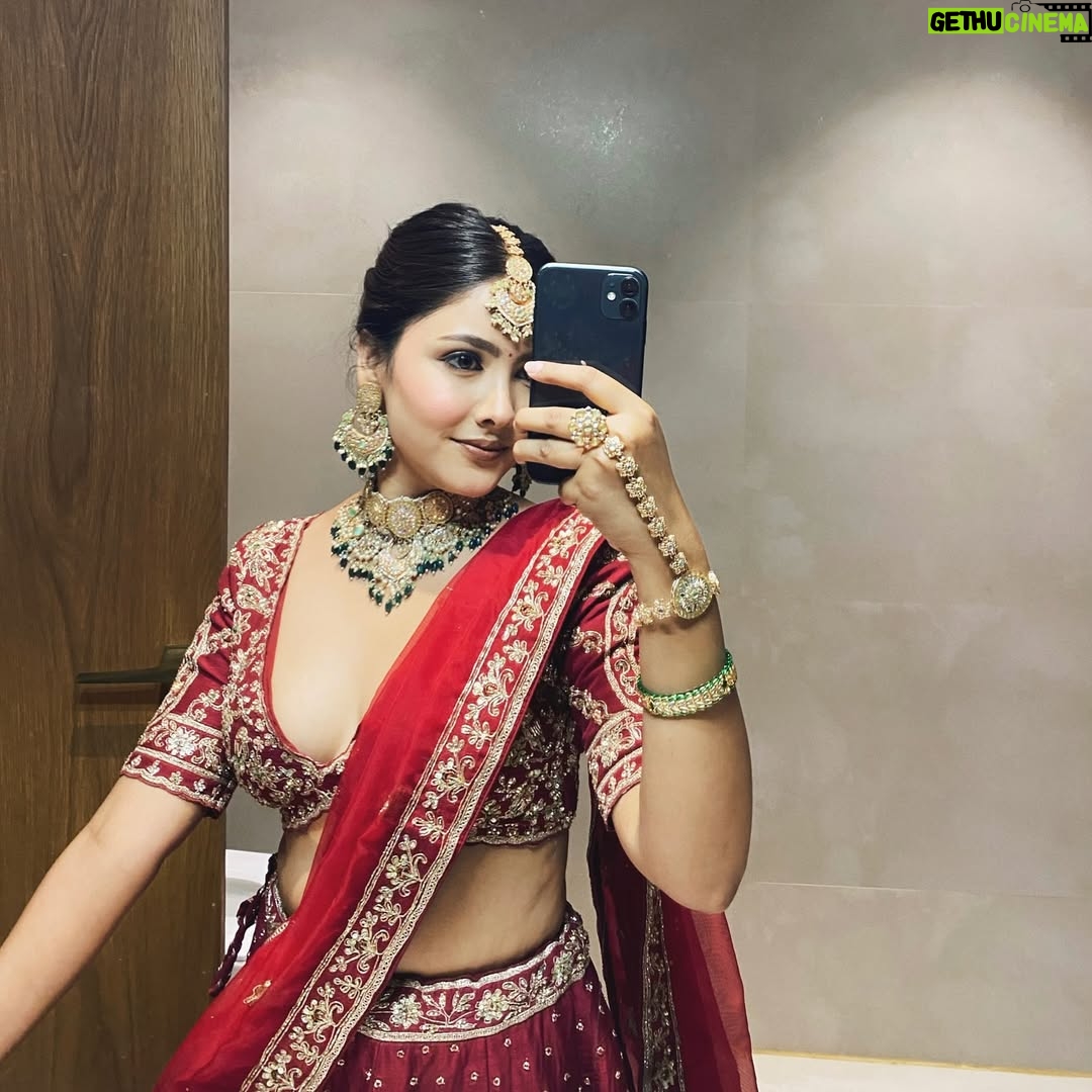 geetika bisht - 4.4K Likes - तेरे नाल जीना सजना मरना जाऊ कल्ली वे.♥️🫶🏻
.
.
.
#fyp #explorepage✨ #bridalshoot❤️