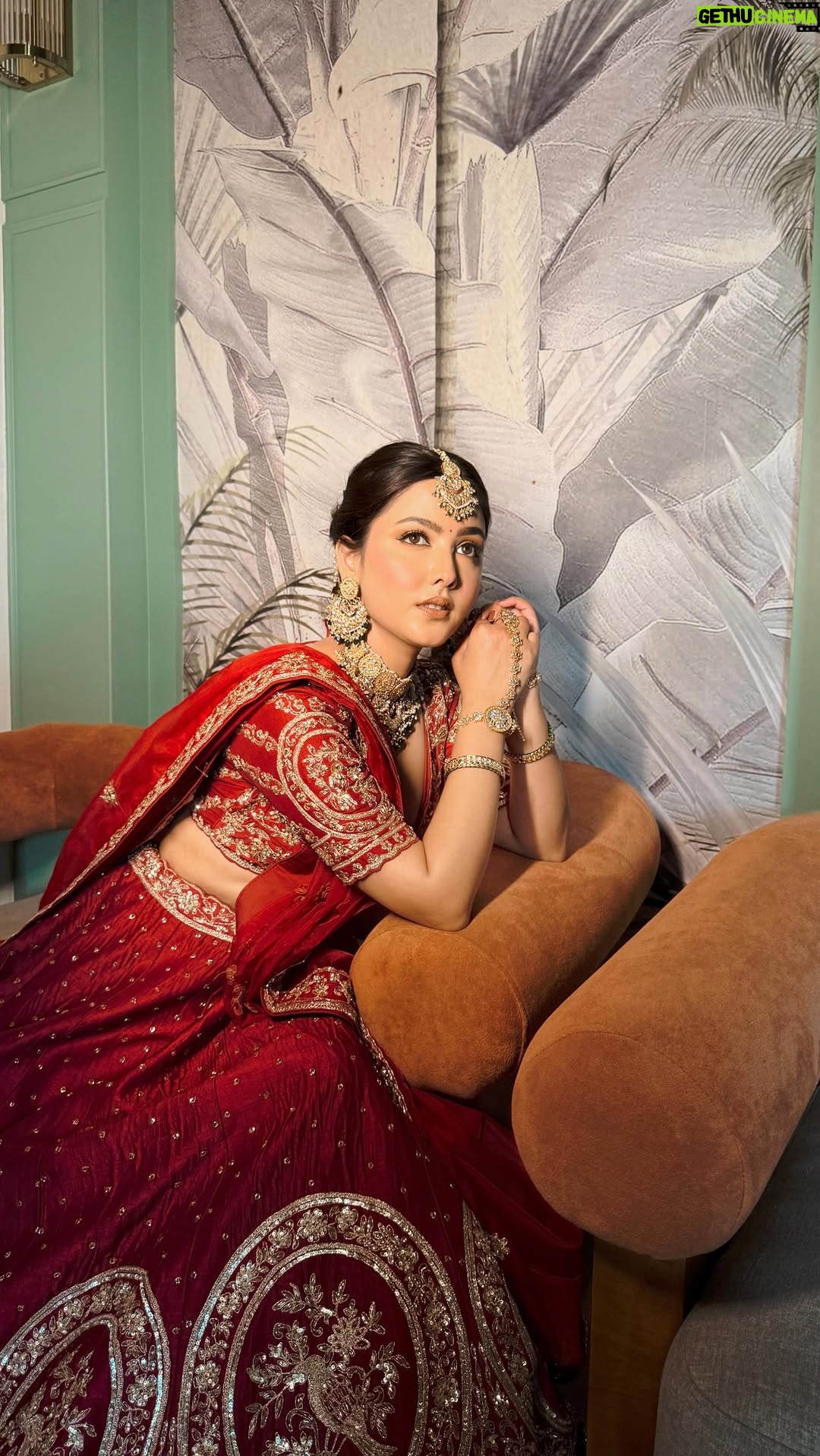 geetika bisht - 9.4K Likes - Me as soon as this song plays.❤️🤌🏻
.
.
.
#juttimeri #bridal #makeup #beauty #reelsinstagram #reels #fypシ #trending #reels #explorepage✨ #instadaily