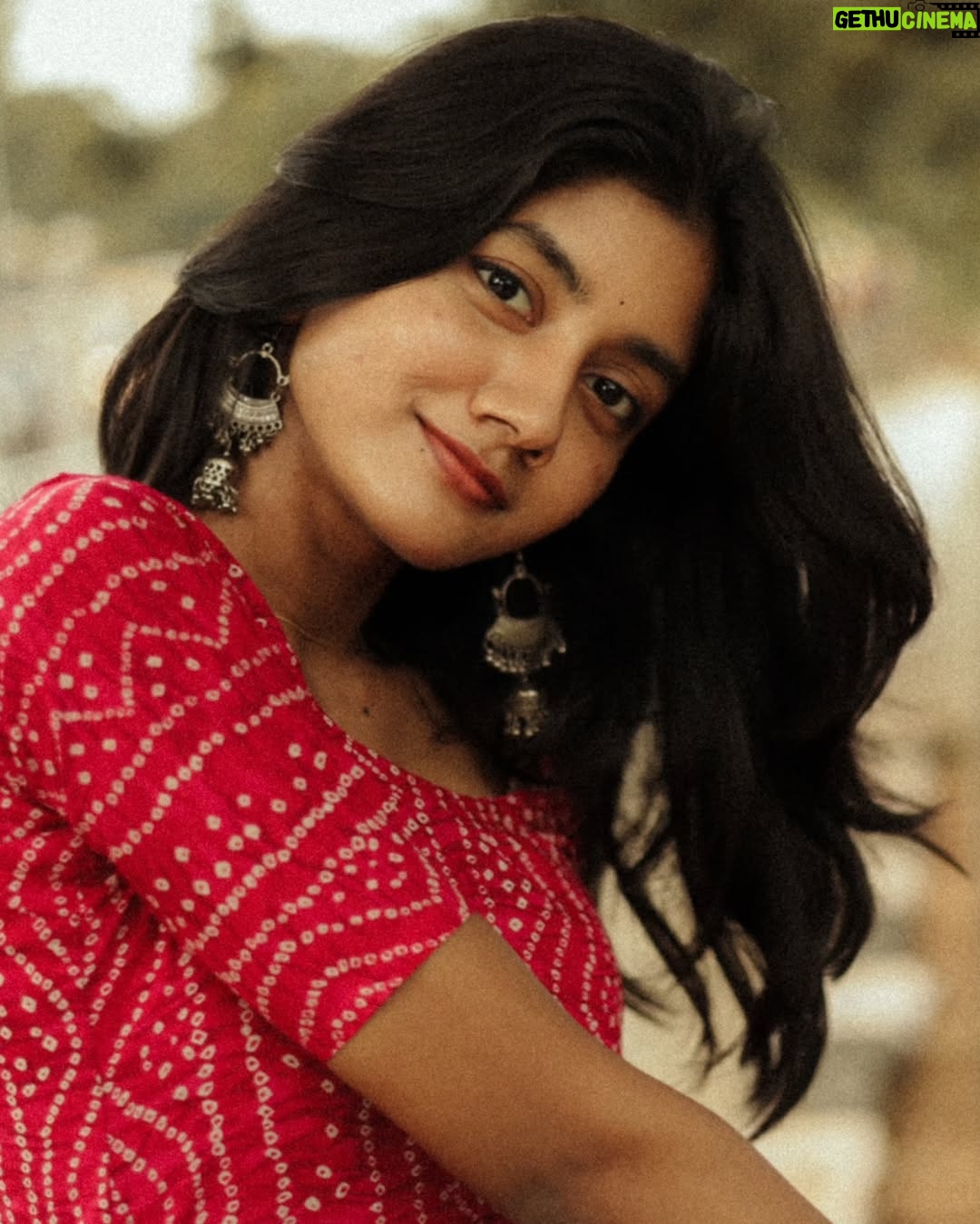 laavanya prol - 112.2K Likes - 🎶✨
📸@vasy_vendra 🫡❤️
.
.
.
#chennai #tamilbgm #streetphotography #streetstyle #tamillyrics #tamilsong #trend #instagood #instagood #goodvibes #bloopers #photooftheday #photographer #potraitphotographer #potraitphotography
