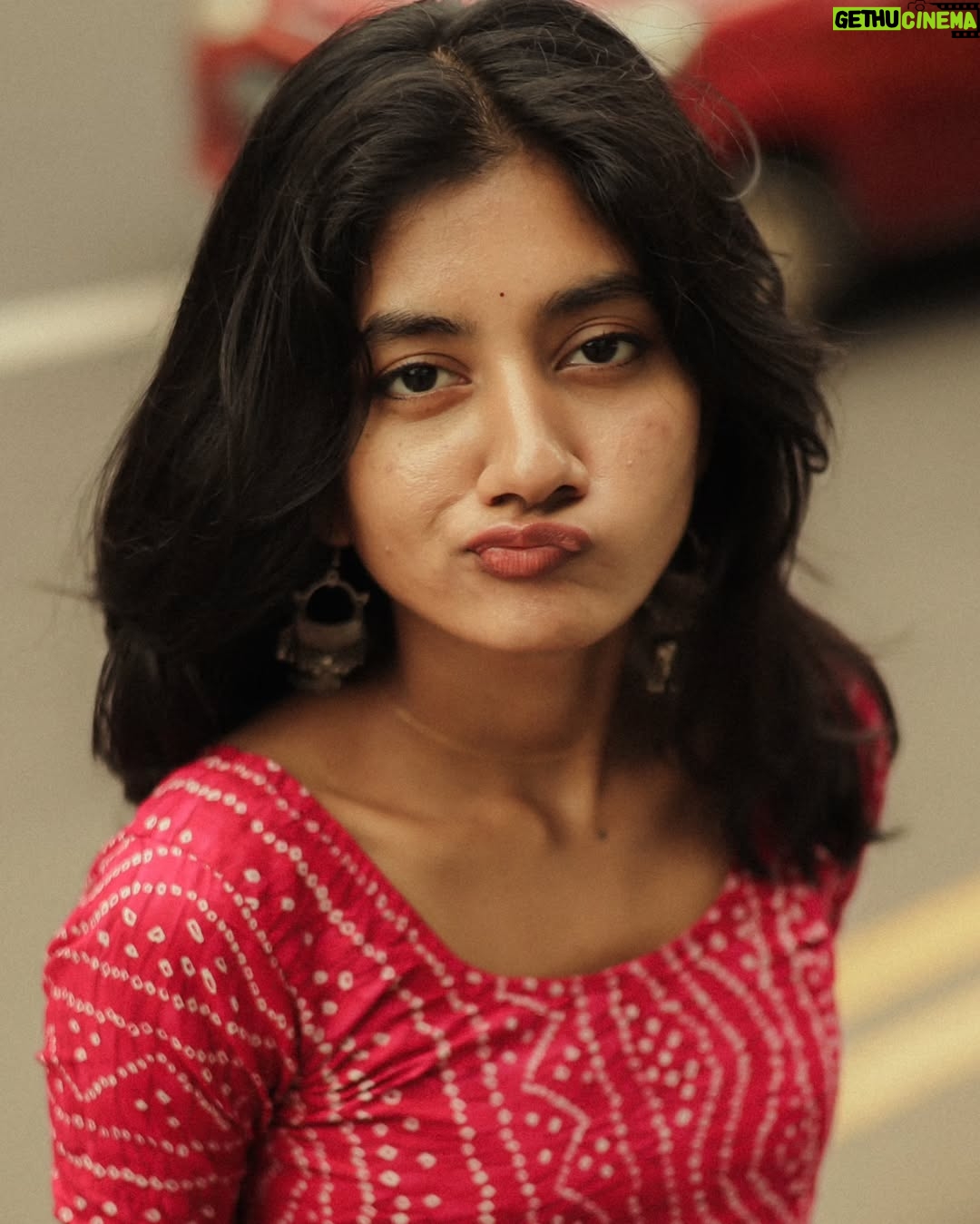 laavanya prol - 112.2K Likes - 🎶✨
📸@vasy_vendra 🫡❤️
.
.
.
#chennai #tamilbgm #streetphotography #streetstyle #tamillyrics #tamilsong #trend #instagood #instagood #goodvibes #bloopers #photooftheday #photographer #potraitphotographer #potraitphotography