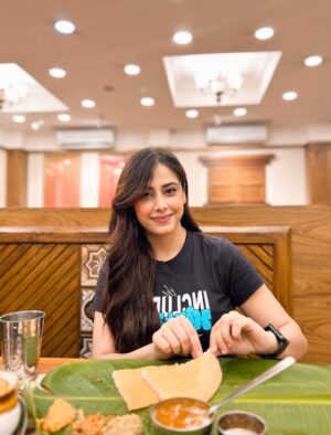 mehak sethi Instagram - Had Authentic South Indian Cuisine – Rooted in Tradition, Rich in Taste here at @kamats_legacy ✨
If you are a dosa lover just like me , then you must visit ❤️
📍- @kamats_legacy , Malad West ✨