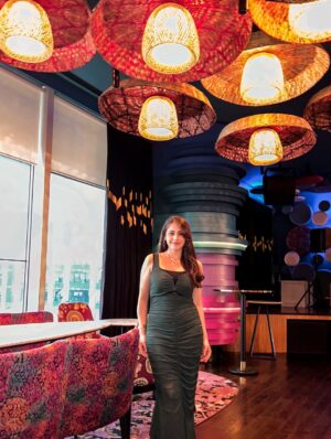 mehak sethi Instagram - Had an amazing time at @someplaceelsemumbai 🫰🏻🤍
Wearing @srstore09