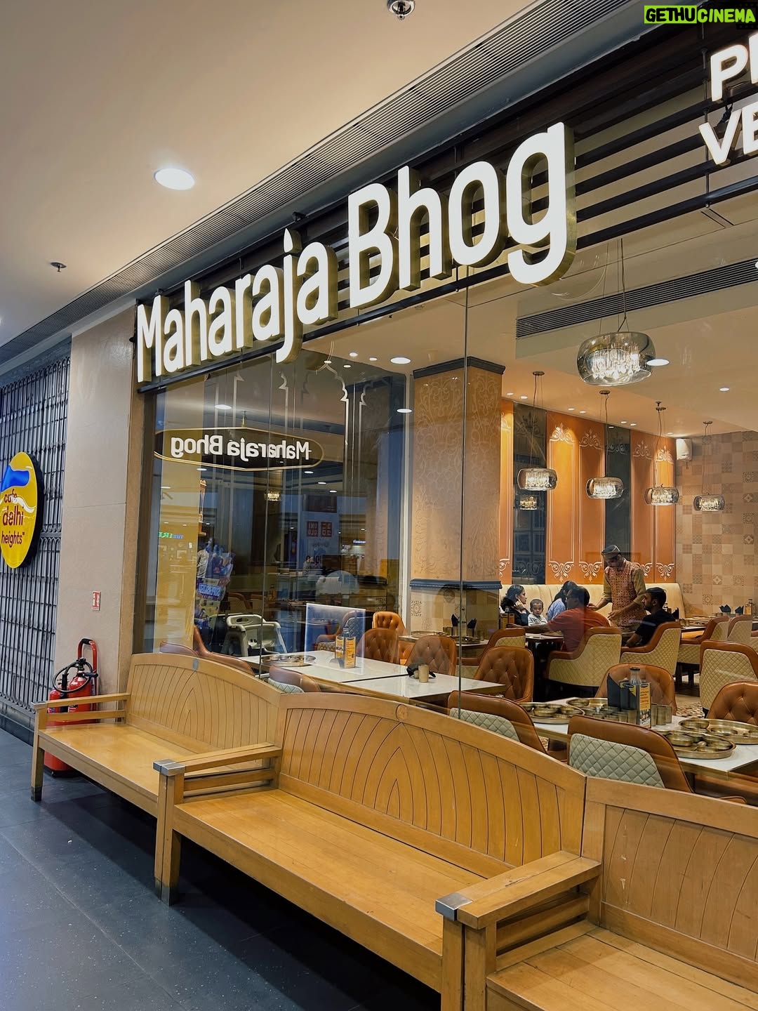 mehak sethi - 2.8K Likes - Had an amazing experience at @maharajabhogmumbai @teammaharajabhog ✨
Cheers to the delicious food and pretty ambience 🪞✨❤️
Dinning here was totally an experience …!!!