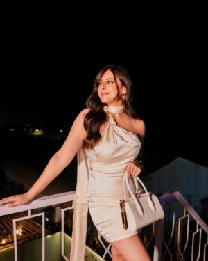 mehak sethi Instagram - Because sometimes, less really is more. 🤍🤍
Wearing @srstore09 🤍
📍- @terrezacafeandbar ⭐️⭐️