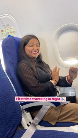 monalisha ghosh Instagram - Pehli bar flight ✈️
Tag your friends✅
#funny #comedy #viral #trending #reels #reelitfeelit #reelkarofeelkaro #flight