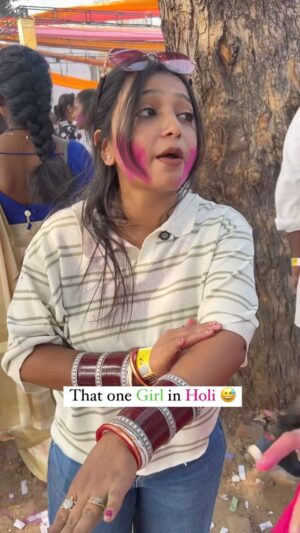 monalisha ghosh Instagram - Holi mein Nautanki ki dukan😂😂
Tag that girl ✅
#funny #comedy #viral #trending #holi #reelitfeelit #reelkarofeelkaro