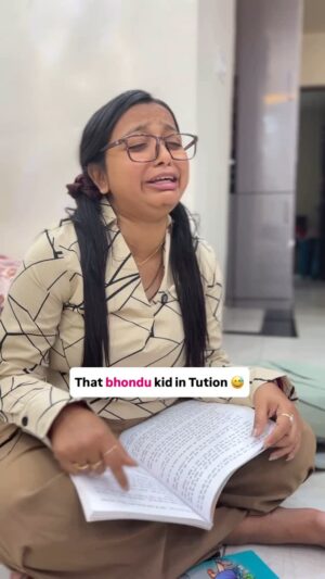 monalisha ghosh Instagram - Hai koi bhondu baccha 😂
Tag karo usko ✅
#funny #comedy #viral #trending #reelitfeelit #reelkarofeelkaro #tution