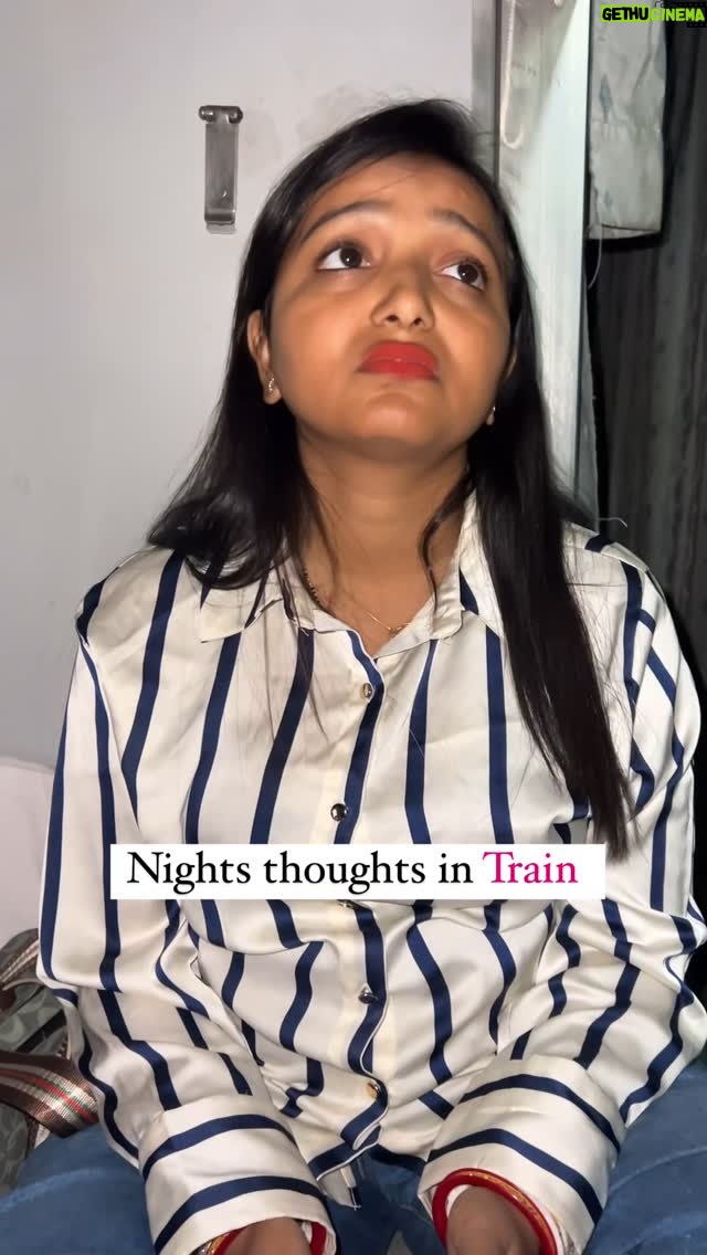 monalisha ghosh - 10.5K Likes - Raat ko train mein aise thoughts ku aate hai😖

Tag your travel partner✅

#funny #comedy #viral #trending #shadi #train #journey