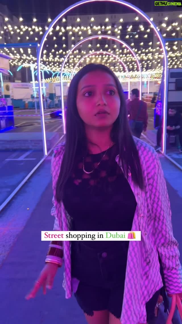 monalisha ghosh - 7.9K Likes - Dubai ka street market 😍

Tag your Dubai returns friend ✅

#funny #viral #dubai #trending #viral #shopping