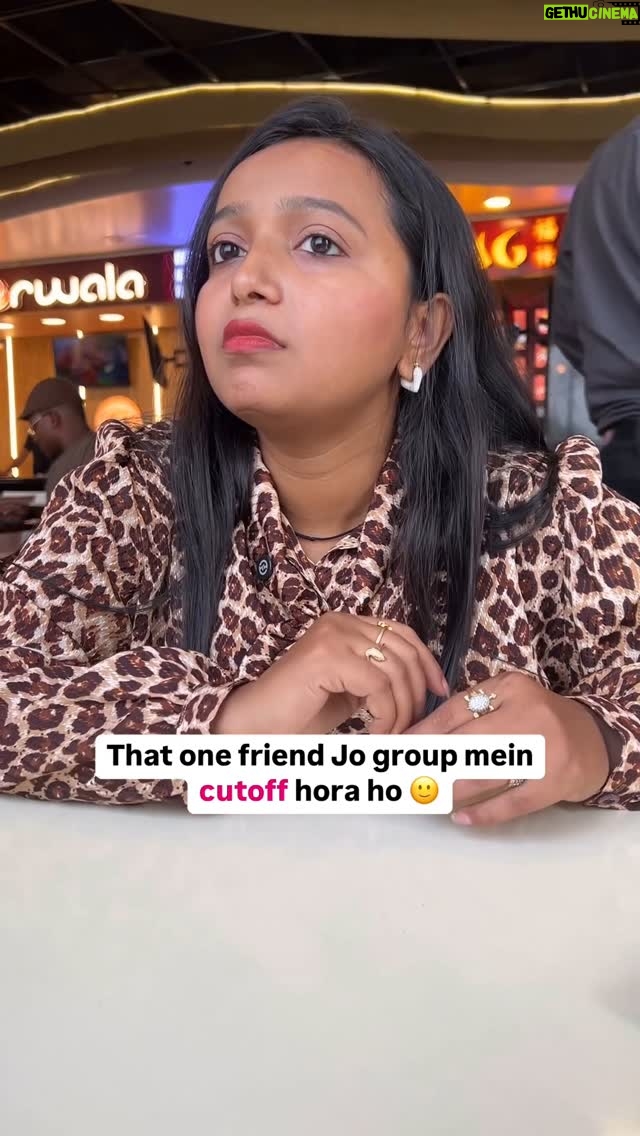 monalisha ghosh - 9.2K Likes - Katna hai toh katlo 🙃🥹

Tag karo aise dosto ko✅

#viral #trending #reelitfeelit #reelkarofeelkaro #friends #group #comedy