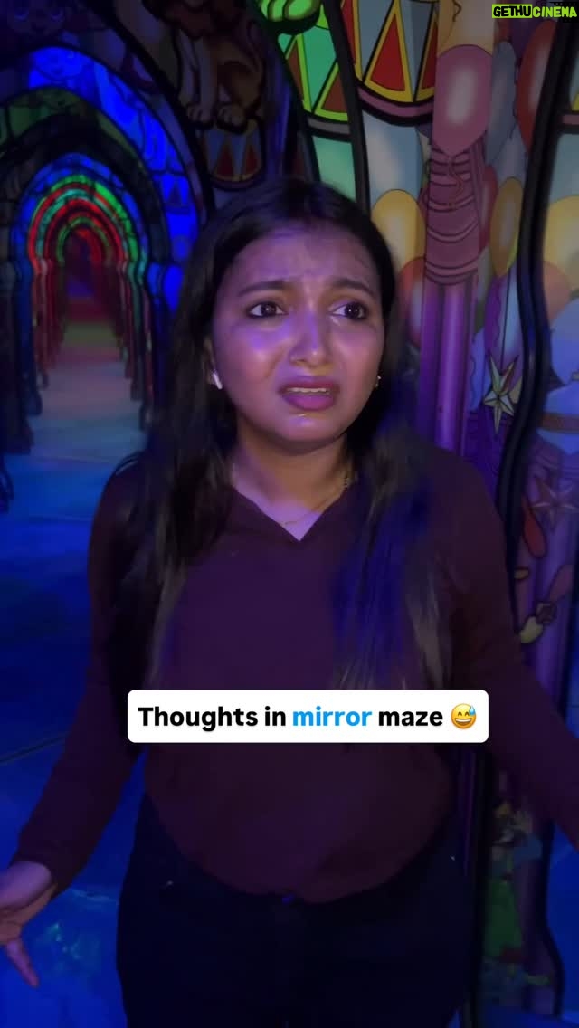 monalisha ghosh - 21.5K Likes - Mirror Maze mein ghum gaye 😂😅

Tag karo ✅

#funny #comedy #viral #trending #reelitfeelit #reelkarofeelkaro #travel #mirrormaze