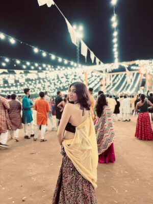 netri nisarg trivedi Instagram - Day 3! 
Did garba hopping and over exerted myself…
Stay hydrated ! 
Pc @naamkaengineer_144