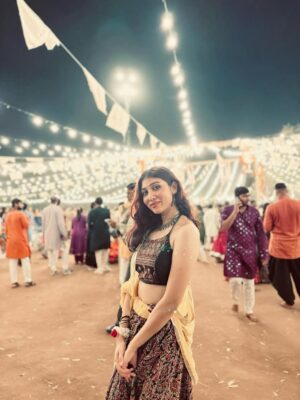 netri nisarg trivedi Instagram - Day 3! 
Did garba hopping and over exerted myself…
Stay hydrated ! 
Pc @naamkaengineer_144