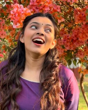 nishtha kesarwani Instagram - Ab Zyada baate karna chhod diya hai maine,Log deewane ho jate hai mere🙈😛
.
.
#nishtha #nishthadancer