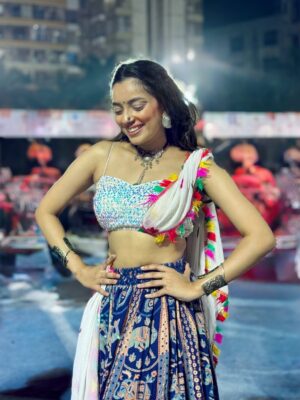 nishtha kesarwani Instagram - I wish last slide me vo bhaiya ki Mundi bacha sakti mai🥲