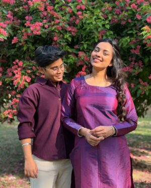 nishtha kesarwani Instagram - Ab Zyada baate karna chhod diya hai maine,Log deewane ho jate hai mere🙈😛
.
.
#nishtha #nishthadancer
