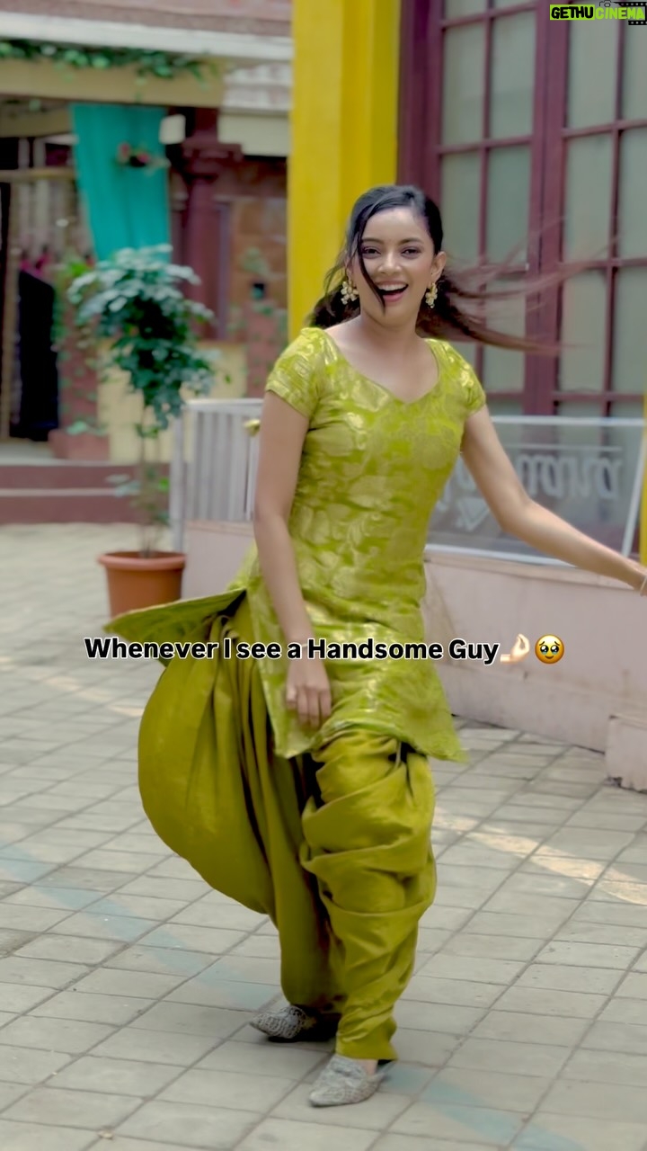 nishtha kesarwani - 6.1K Likes - Tann Mann sab dol raha hai