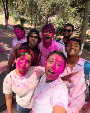 nishtha kesarwani Instagram - Happy Holi 😍
.
.
#nishtha #nishthadancer #holi