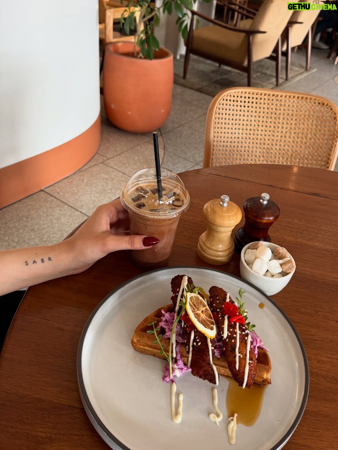 ramneet - 17.7K Likes - Me  You   Brekkie ☕️ 
Is a forever loop i m stuck in🥹

#explorepage