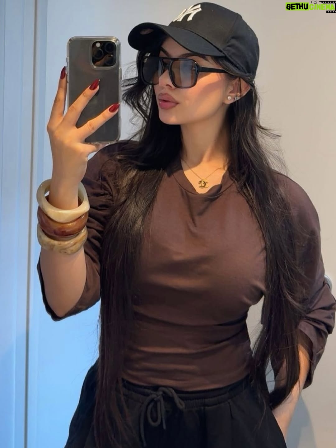 ramneet - 17.7K Likes - Me  You   Brekkie ☕️ 
Is a forever loop i m stuck in🥹

#explorepage