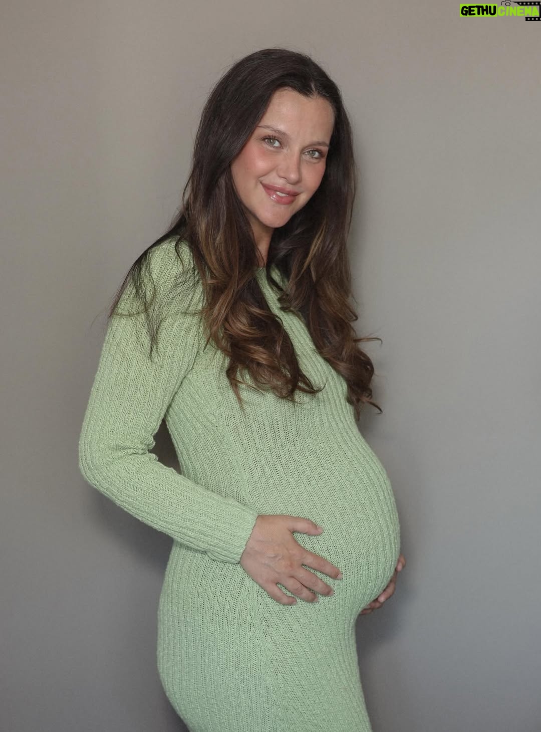 İrem Helvacıoğlu - 390.2K Likes - Kavuşmaya az kaldı son foto gibi sürpriz sona çok hazırım 👶🏼🍼🚼🥹♥️
 foto teyze :@sebibebi 📸📸