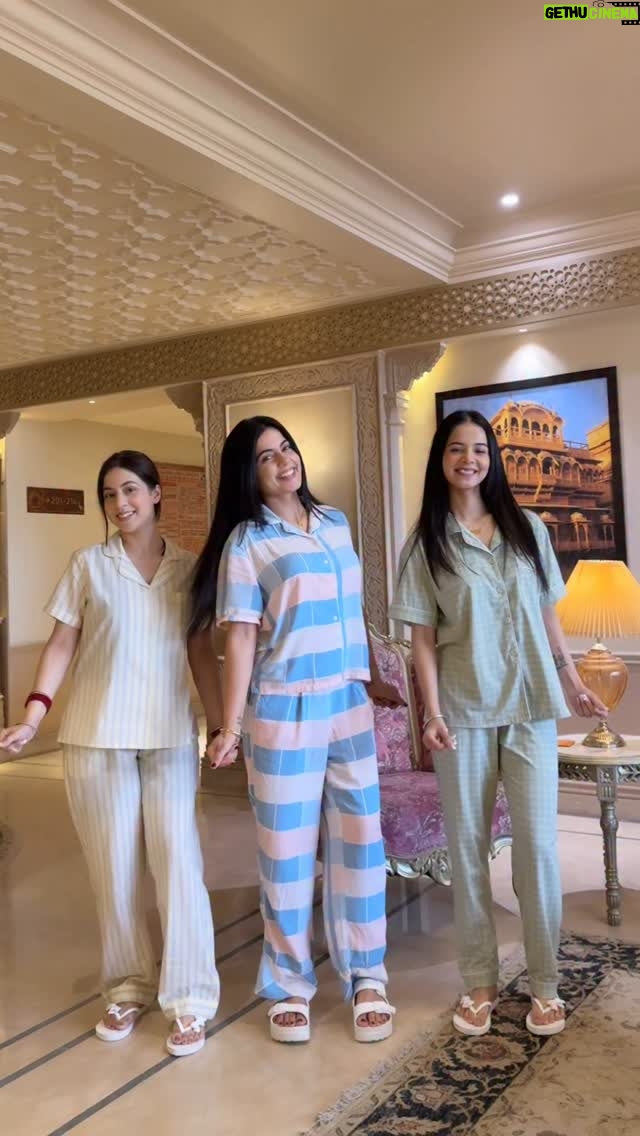 sabrina kaur - 165.2K Likes - Lil Transition Moment with lovelies🤍🫰🏻
