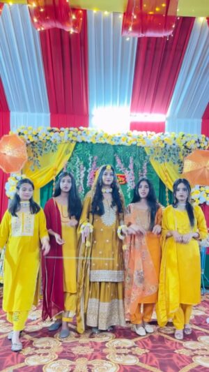 sakina khan Instagram - #behan code
.
.
.
#shadi