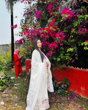sakina khan Instagram - Eid Mubarak 🌙#eidmubarak❤️#🎀 #eid #photoshoot#Happy #photoshoot #lovely