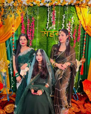 sakina khan Instagram - Mehendi ceremony💚
.
.
.
#photo #mehedidesign