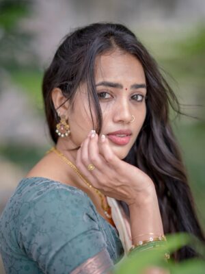 swetha ghattamaneni Instagram - ą°µą°æą°Øą°¾ą°Æą° ą°ą°µą°æą°¤ą°æ ą°¶ą±ą°ą°¾ą°ą°¾ą°ą°ą±ą°·ą°²ą±ā¤ļø
šø: @shutterromance_
Outfit: @urbannchic