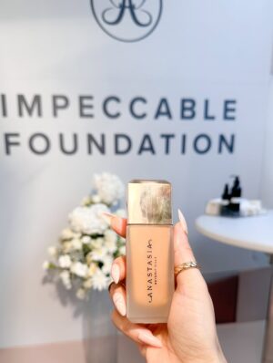 tanaya Gupta Instagram - I’m OBSESSED with the @anastasiabeverlyhills Impeccable Foundation! My honest review: it gets BETTER with time, zero oxidation, and no cracks!
#beauty #foundation #anastasiabeverlyhills #makeup #beautyinfluencer #mumbaiinfluencer #mumbaibeauty