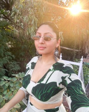 tanaya Gupta Instagram - Soaking in the beauty of the city of lakes!! #Udaipur
Wearing: @shop_sew
#Udaipur #Rajasthan #CityOfLakes #UdaipurDiaries #UdaipurCity #LakeCity #IncredibleIndia #Rajasthantourism #Travel #Royal #dhoti #dhotiset #indowestern #ethnicfusion