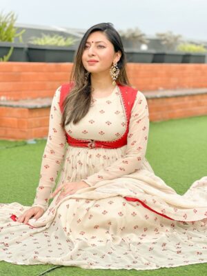 tanaya Gupta Instagram - There’s something about ethnic that exudes elegance and poise.
Wearing: @baisegaba
PR: @the.yellow.dot
Also, the Dhoom Dham Trunk show is on the 13th of August, you can check them out at stall no D26, NSCI Dome, Mumbai
