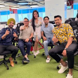 tania suri Instagram - Punjabiyan di shaan wakhri :)
Throwback, with the amazing comms gang we had for Punjabi language feed during #ipl2023... Missing @singhsarandeep091 in the photo coz I took one separately with him.. posting that soon too
#throwback #punjabifeed