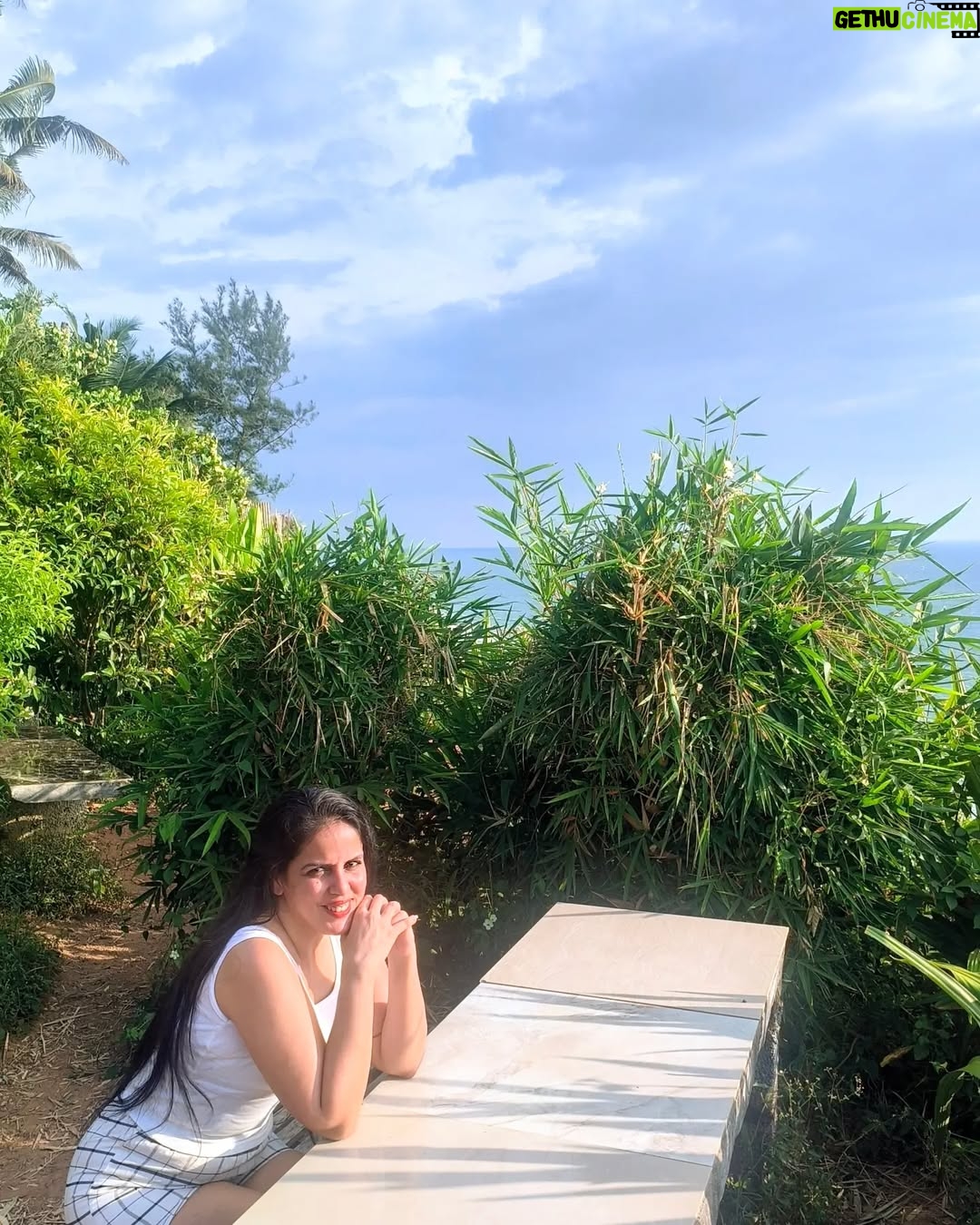 tania suri - 3 Likes - Happy and grateful 

📷- @yelloooothere

(Tags- Kerala, varkala, vacation, blessed)