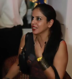 tania suri Instagram - Here's me looking at YOU ;)
#justlikethat
📷- @zoominmomentsbyhardik