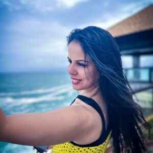 tania suri Instagram - When you finally have a good picture after ages 🤩
Thank you @gboy.nwc.. this was absolutely magical
#kovallam #leelahotel #beachviews