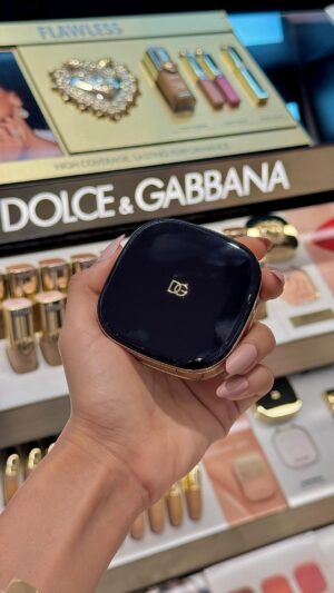 vedika Mehta Instagram - The Iconic @dolcegabbana_beauty just landed in mumbai at @Sephora_India and yes, I took that very personally. Not to be dramatic but the packaging literally looks like jewellery. Itās the gold my vanity just neededš
#DGBeautyāā #DGMakeup