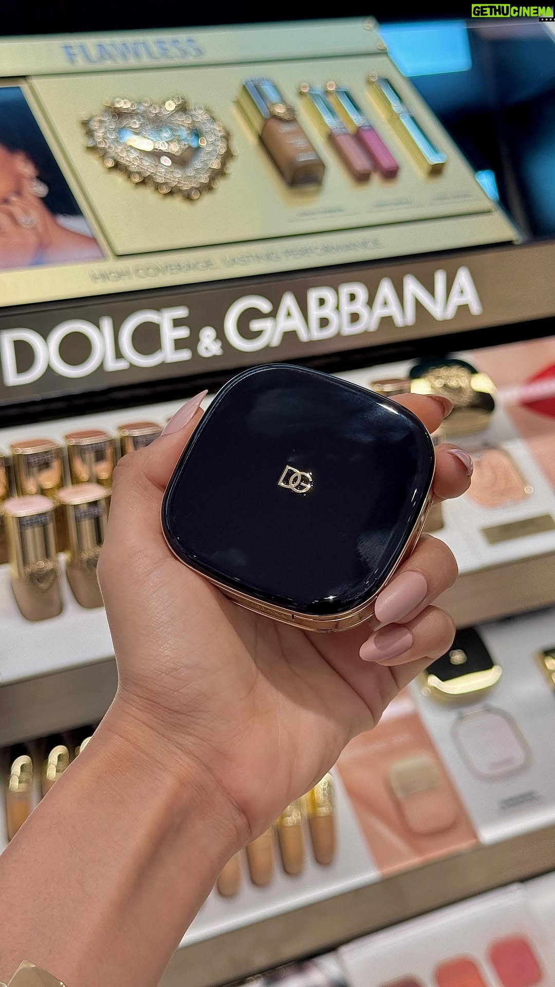 vedika Mehta - 291 Likes - The Iconic @dolcegabbana_beauty just landed in mumbai at @Sephora_India and yes, I took that very personally. Not to be dramatic but the packaging literally looks like jewellery. It’s the gold my vanity just needed💖

#DGBeauty​​ #DGMakeup
