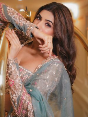 vedika Mehta Instagram - In @jigarandnikitaofficial 💖
Makeup by: @makeupartistshifa
Hair: @vinniehairstylist
Styled by: @princyypatell_