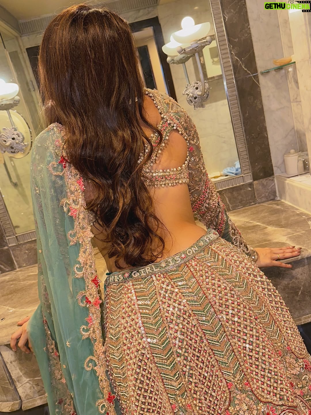 vedika Mehta - 3 Likes - In @jigarandnikitaofficial 💖

Makeup by: @makeupartistshifa
Hair: @vinniehairstylist 
Styled by: @princyypatell_