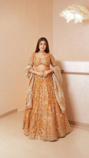vedika Mehta Instagram - In 3 handpicked bridal lehengas from @jayeshandkaajalshah ās Daagina Bridal Edit, taking place from 26th - 29th Sept, at their Santacruz storeāØ
Makeup by @makeupbymadhuribafna
( bridal edit , bridal lehengas , modern day bride , 2025 bridal inspo , intricate work )