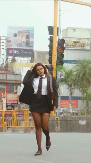 veena jessi Instagram - Powerhouse mornings in Chennai 😎
Shot by @photosbyvetri__
M&H& Styling : Me 🙋🏻♀️
#reels #reelsintagram #powerhouse #coolie #stylinginspo #outfitoftoday #chennai #mountroad #tamilponnu #trending #explorepage